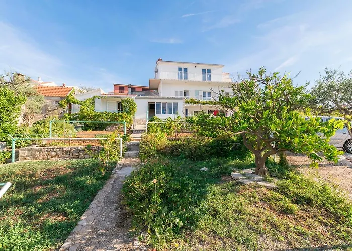 Apartments And Room Milka-Jere